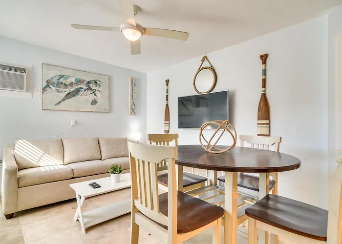 3-unit Group Getaway! Steps To Indian Rocks *