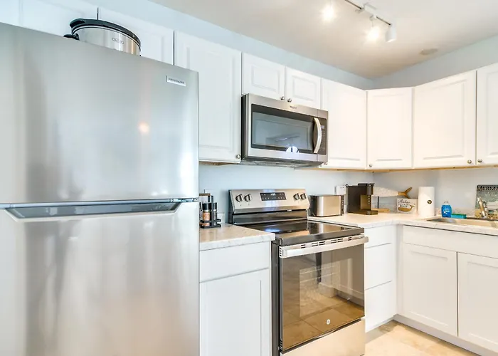 3-unit Group Getaway! Steps To Indian Rocks * Clearwater Beach