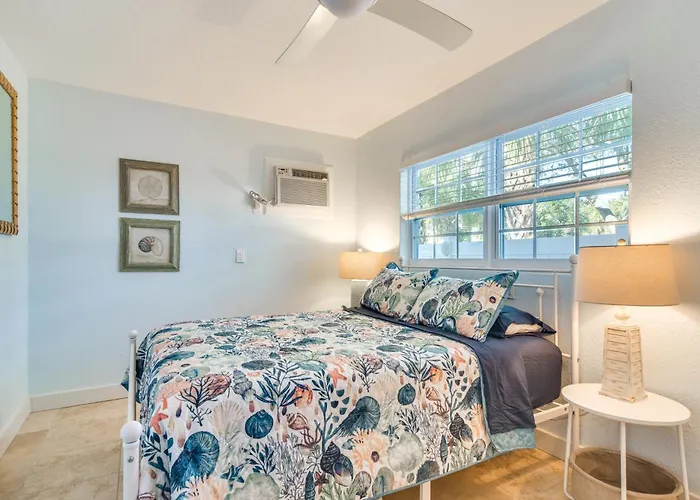 Holiday home 3-unit Group Getaway! Steps To Indian Rocks Clearwater Beach