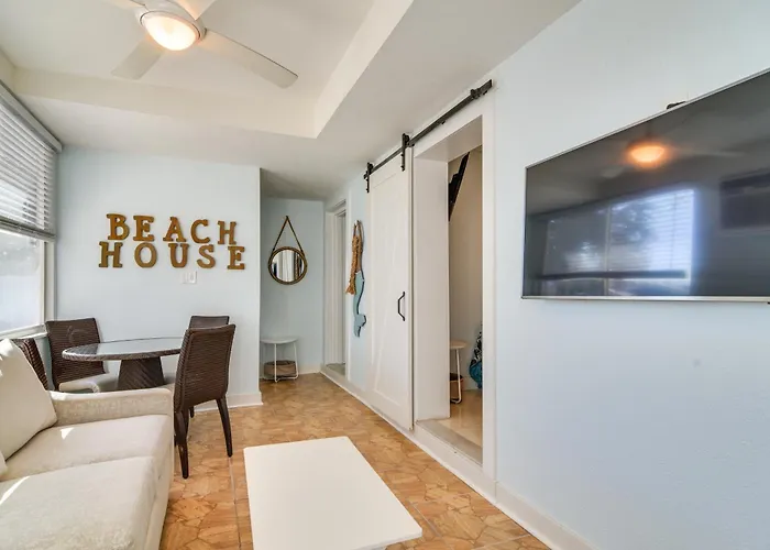 Holiday home 3-unit Group Getaway! Steps To Indian Rocks *