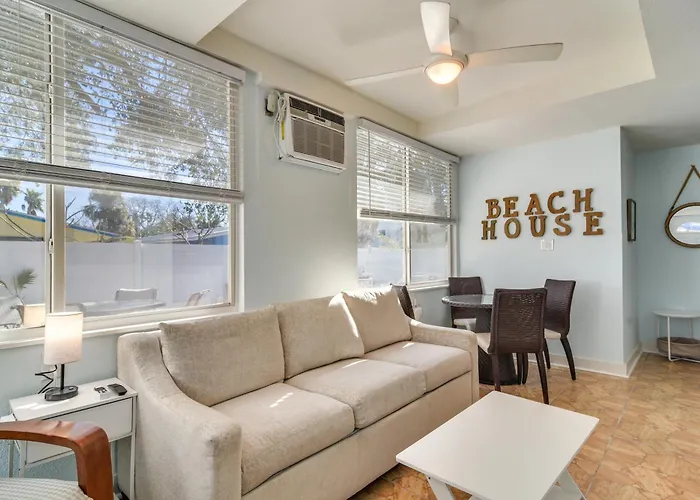 3-unit Group Getaway! Steps To Indian Rocks Holiday home