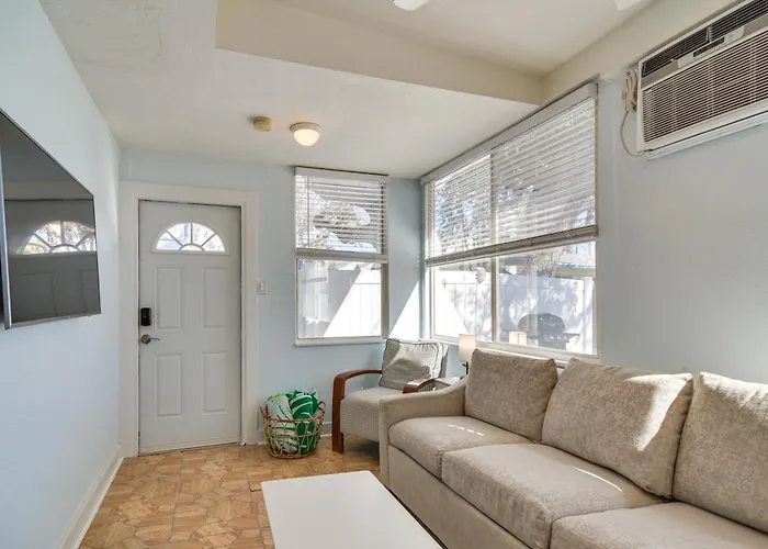 3-unit Group Getaway! Steps To Indian Rocks