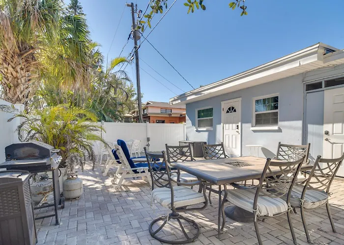 Holiday home 3-unit Group Getaway! Steps To Indian Rocks