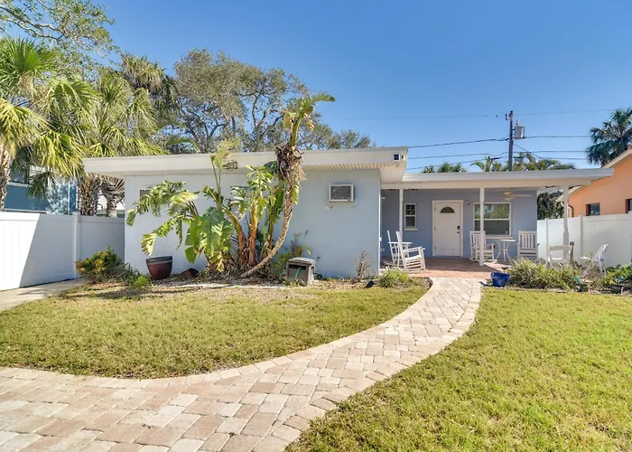 3-unit Group Getaway! Steps To Indian Rocks * Clearwater Beach